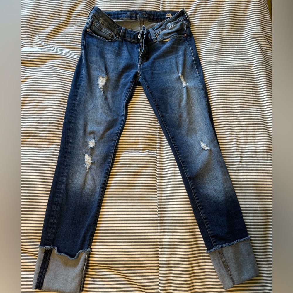 Women’s Super Cute Denim Capris ❤️